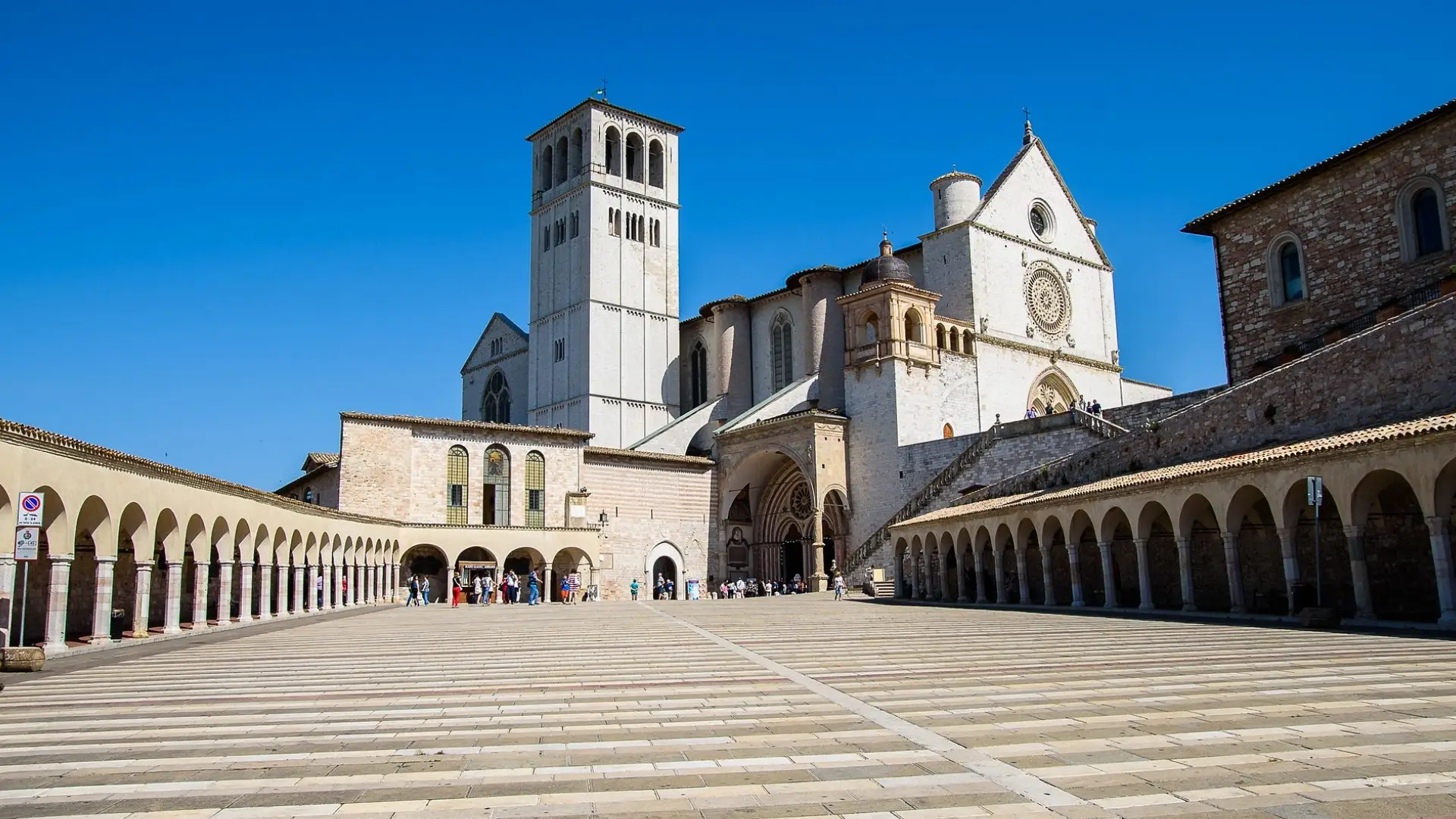 pellegrinaggio a piedi assisi